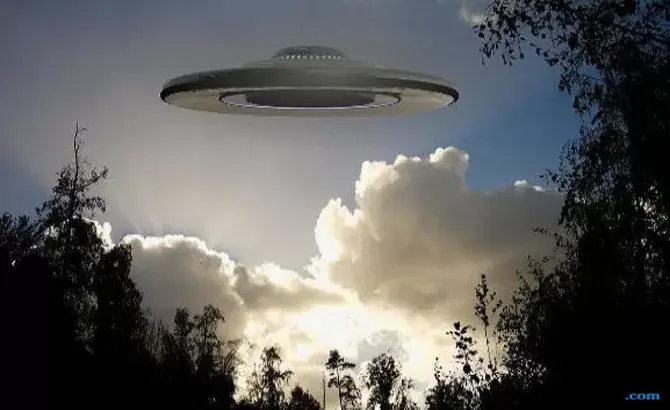 Penampakan UFO di Irlandia Sempat Dilihat Oleh Pilot