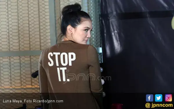 Jadi Sorotan, Luna Maya Tulis "Makan Teman Lagi Hits", Buat Siapa?
