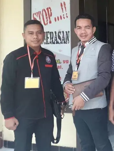 Duo Apri Tantang Rektor UM Buton Tempuh Jalur Hukum