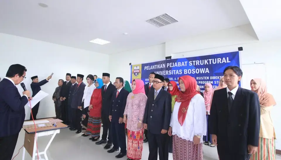 Rektor Unibos Lantik 73 Pejabat Baru