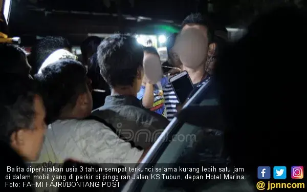 Balita Nyaris Celaka Gegara Terkunci di Mobil, ya Ampun!