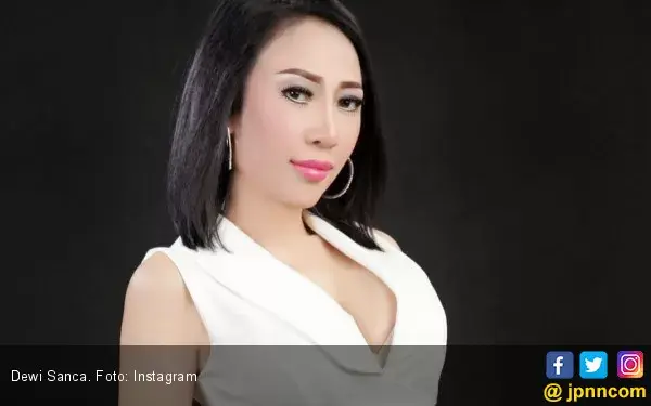 Dituding Tubuhnya Hasil Editan, Dewi Sanca Tantang Netizen