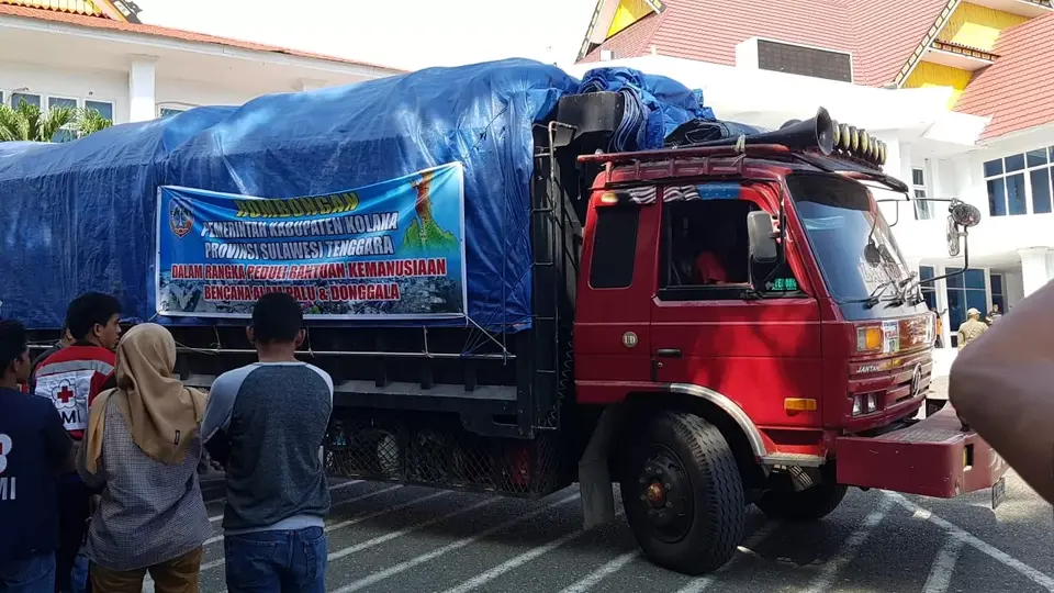 Bupati Kolaka Kirim 30 Truk Bantuan ke Palu dan Donggala