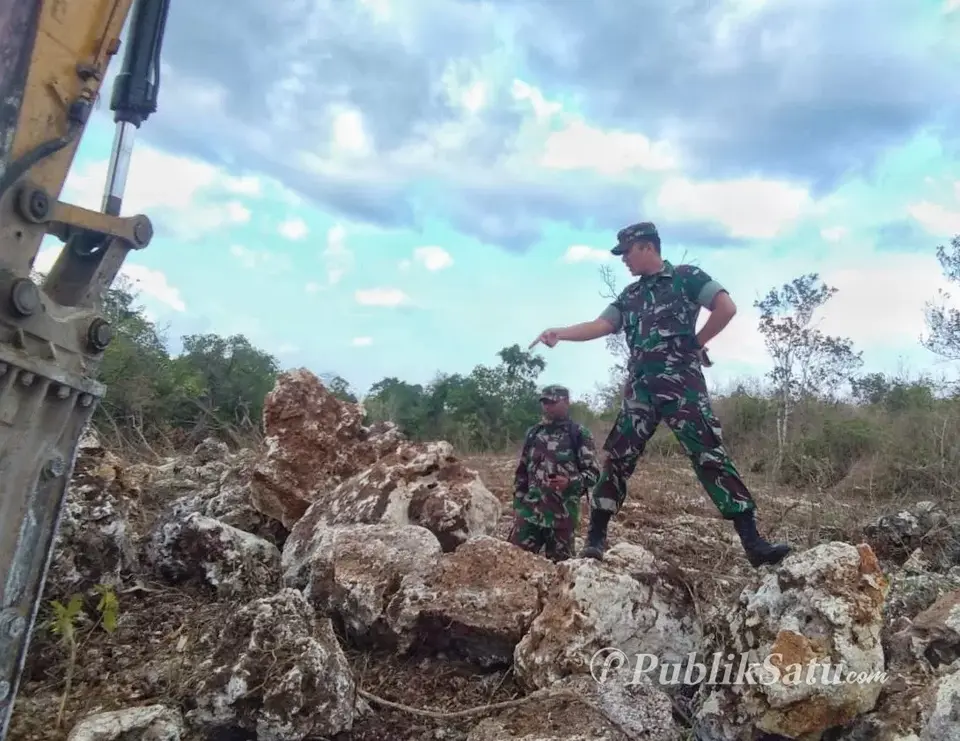 Dansatgas TMMD Tinjau Progres Pengerjaan Jalan Desa Labungkari Buton Tengah