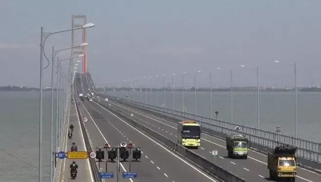 Anggota DPR: Kenapa Nanti Jelang Pilpres 2019, Tol Suramadu Digratiskan?