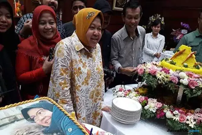 Kepikiran Kerjaan, Risma Sempat Lupa Hari Ulang Tahunnya ke-57