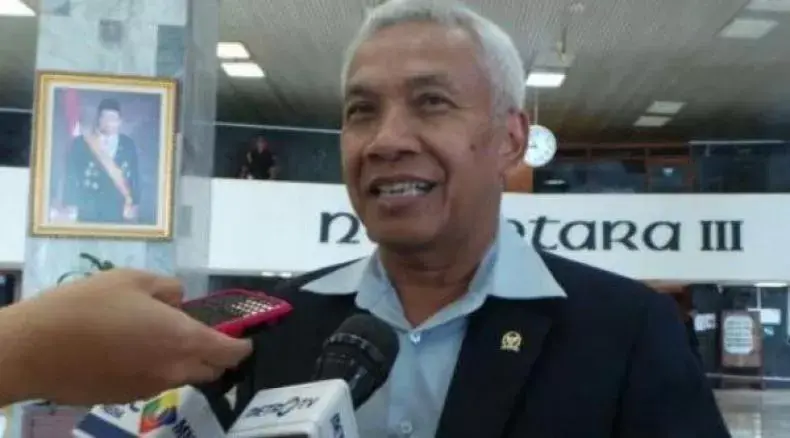 DPR Minta Pencetakan Kartu Nikah Dibahas Dulu