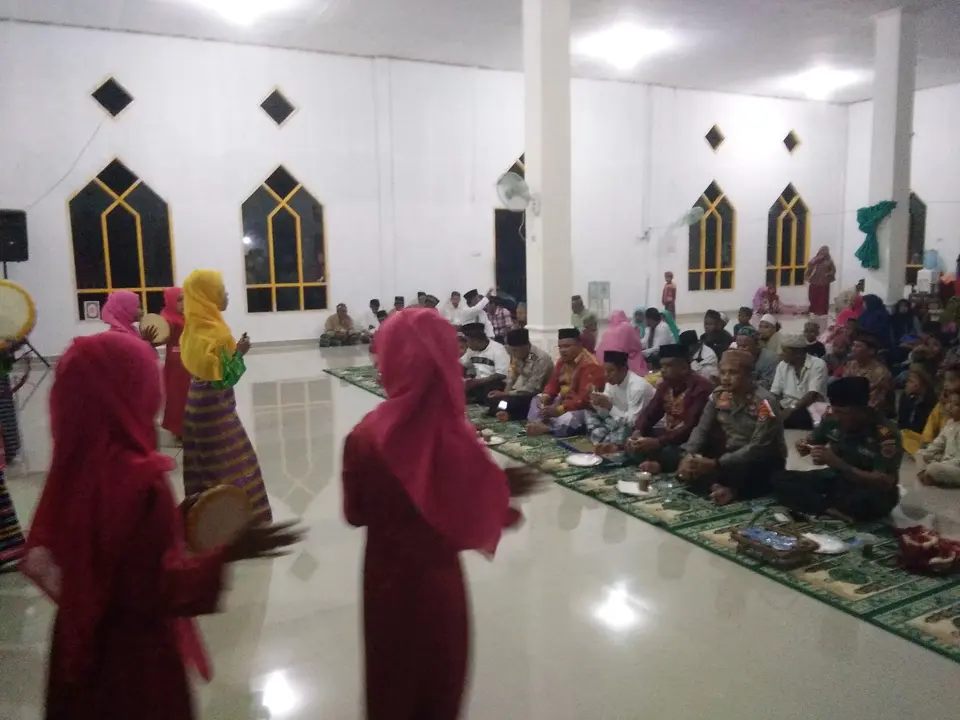 Kasidah Anak-anak Meriahkan Peringatan Maulid di Desa Walandob