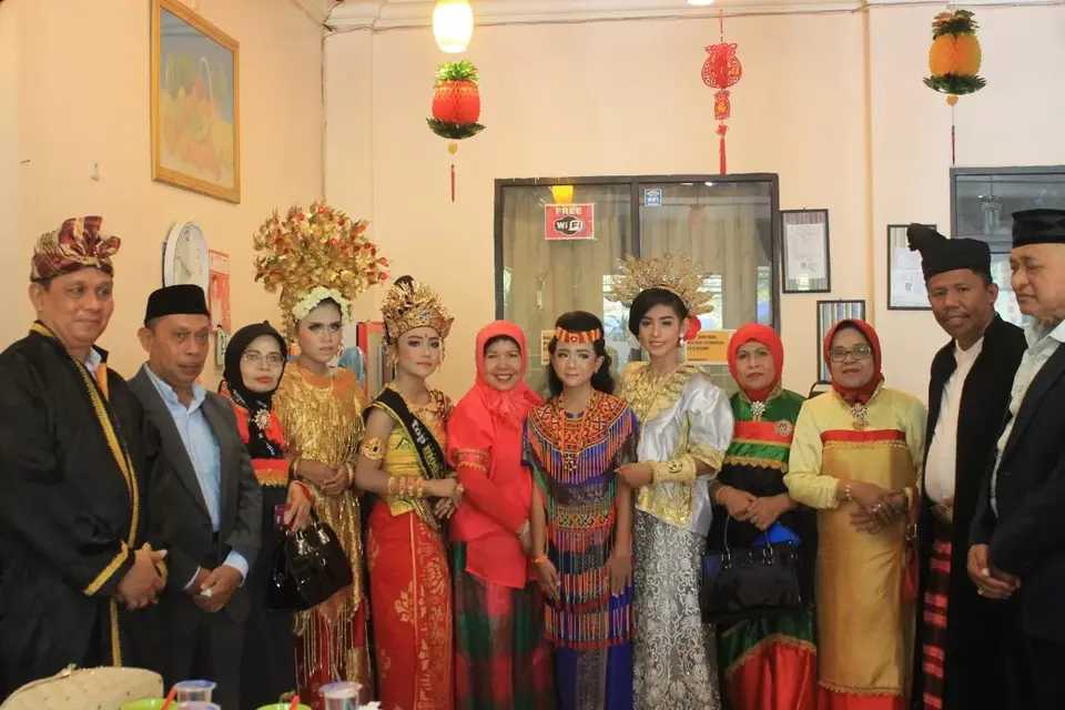 SMAN 2 Baubau Juara Putri Tenun Tingkat Nasional