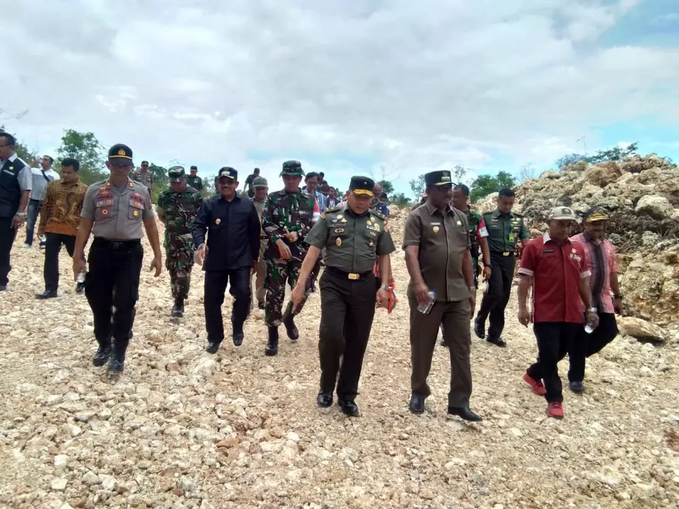 Brigjen TNI A Rahman Bersama Samahudin Tinjau Progres TMMD Buteng