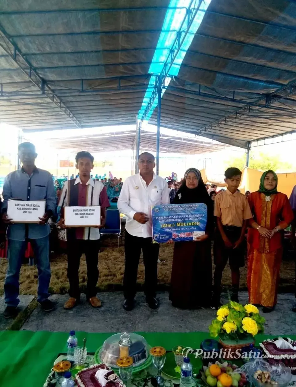 Pemkab Busel Salurkan KUBE Karang Taruna