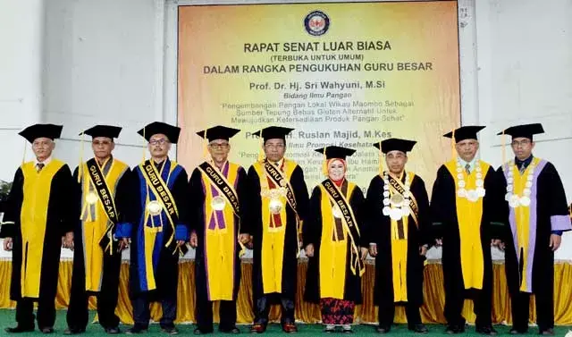 Prof. Zamrun Kukuhkan Dua Guru Besar UHO