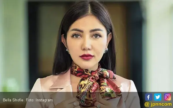 Unggah Foto Seragam Perawat Bertema Hallowen, Bella Shofie Diprotes