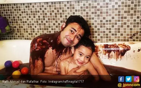 Raffi Ahmad Mandi Cokelat, Begini Komentar Netizen
