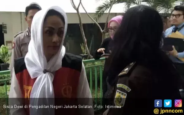 Jalani Sidang, Sisca Dewi Nangis Ngotot Dinikahi Siri Irjen Pol BS