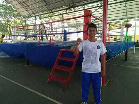 Tumbangkan Senior Asal Bombana, Petinju Pemula Ini Dapat Tiket Semifinal