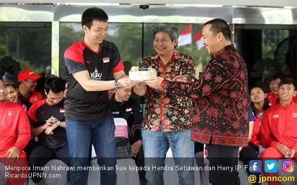 Menpora Beri Kejutan Buat Hendra Setiawan dan Herry IP