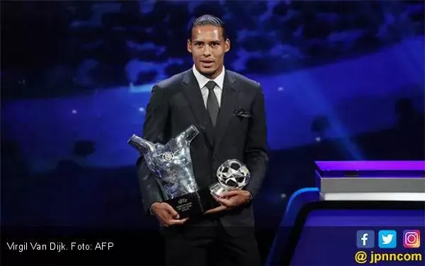 Singkirkan Ronaldo dan Messi, Virgil Van Dijk jadi Pemain Terbaik UEFA 2019