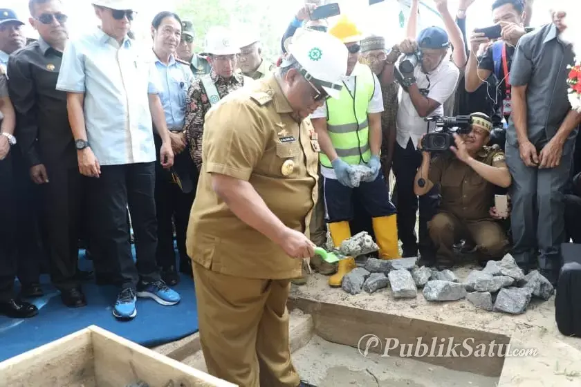Jalan Kendari-Toronipa Mulai Dibangun, Gubernur Sultra Sudah Letakkan Batu Pertama