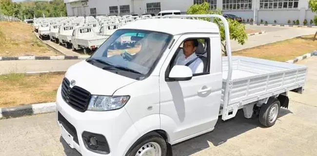 Diproduksi Dalam Negeri, Jokowi: Esemka Bukan Mobil Nasional