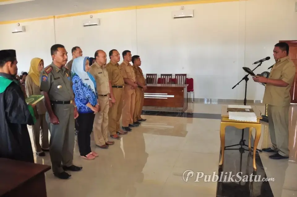 Bupati Busel Kembali Lantik 23 Pejabat