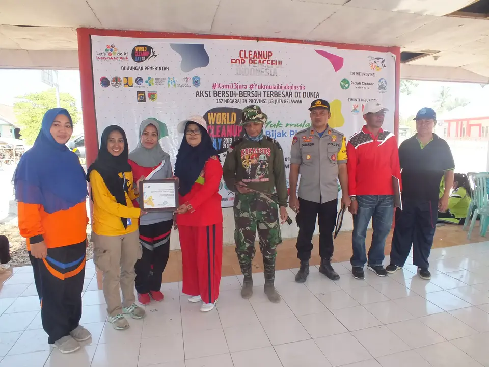 Dukung World Cleanup Day, TP-PKK Turun Aksi Bersih-Bersih Sampah