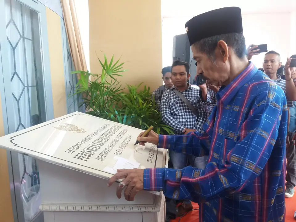 Wali Kota Baubau Resmikan Gedung DPRD Baru