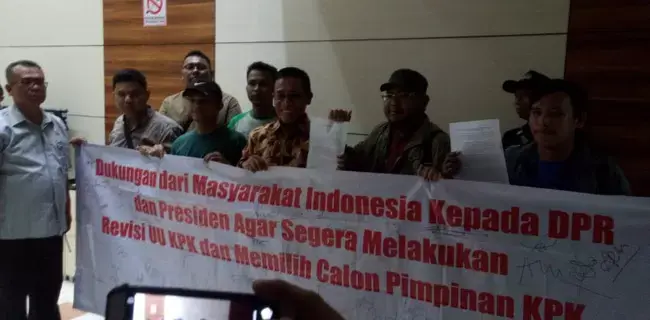 Koalisi Mahasiswa Dukung Revisi UU KPK dan Serahkan Petisi ke Komisi III DPR