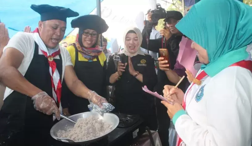 Ikut Lomba Masak, Bupati Ruksamin Sajikan “Obaku Konasara”