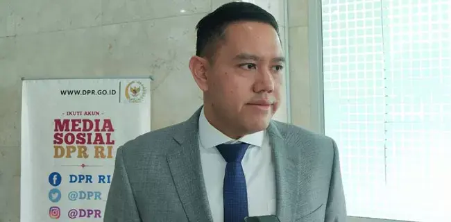 Menteri Rini Membangkang, Politisi Golkar Geleng Kepala