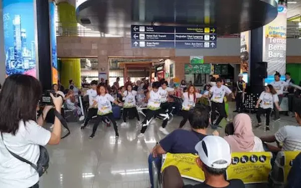 Flashmob Road to Haornas 2019 Bikin Pengunjung di Stasiun Gambir Kaget