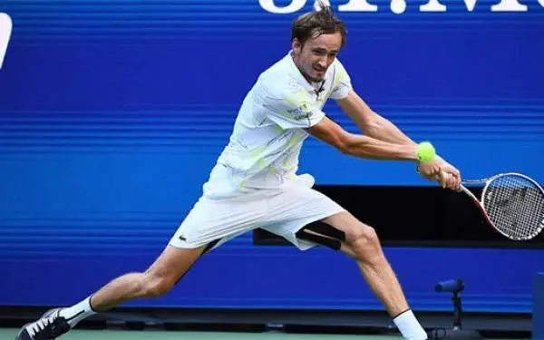 Pukul Wawrinka, Daniil Medvedev jadi Semifinalis Termuda US Open Sejak 2010