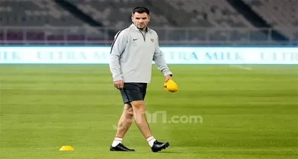 Suporter Juga Menyoraki Simon Usai Skuad Garuda Takluk dari Thailand 0-3