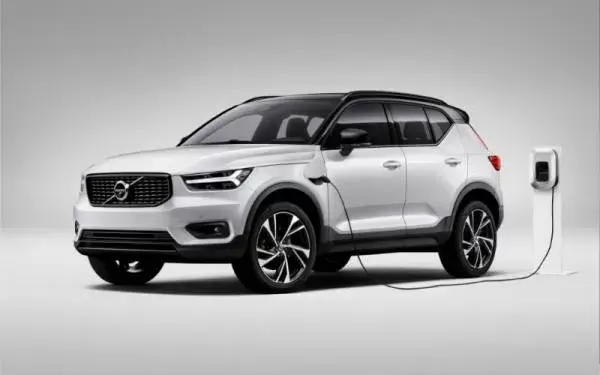 Volvo Klaim XC40 sebagai Mobil Listrik Paling Aman di Dunia