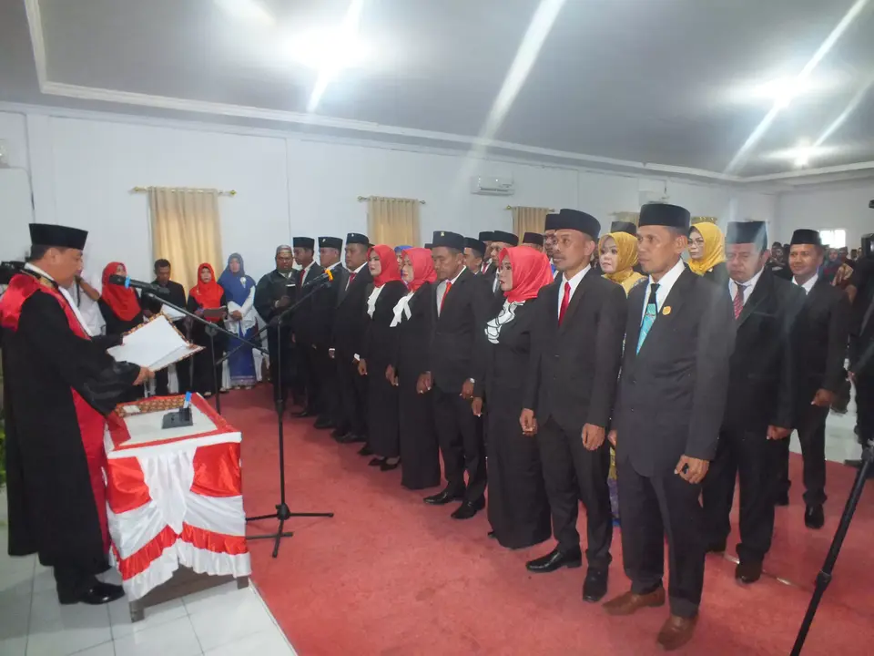 25 Anggota DPRD Buteng Dilantik, Bobi dan Adam Pimpinan Sementara