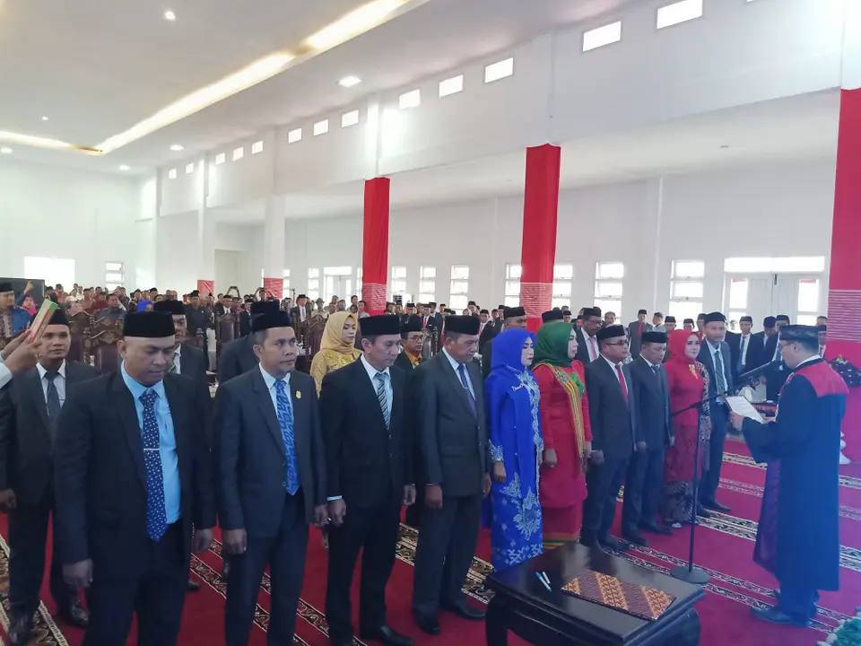 Anggota DPRD Butur Dilantik, Diwan Ketua DPRD Sementara