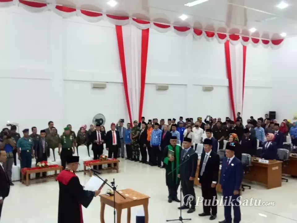 RossY Bukan Oposisi Penjegal Program Tampil Manis
