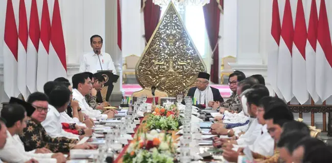 Jokowi: Jangan Ada Lagi Menteri Yang Cuekin Menko