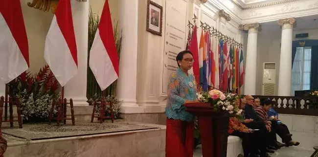 "4 + 1 Prioritas" Politik Luar Negeri Indonesia Lima Tahun Ke Depan