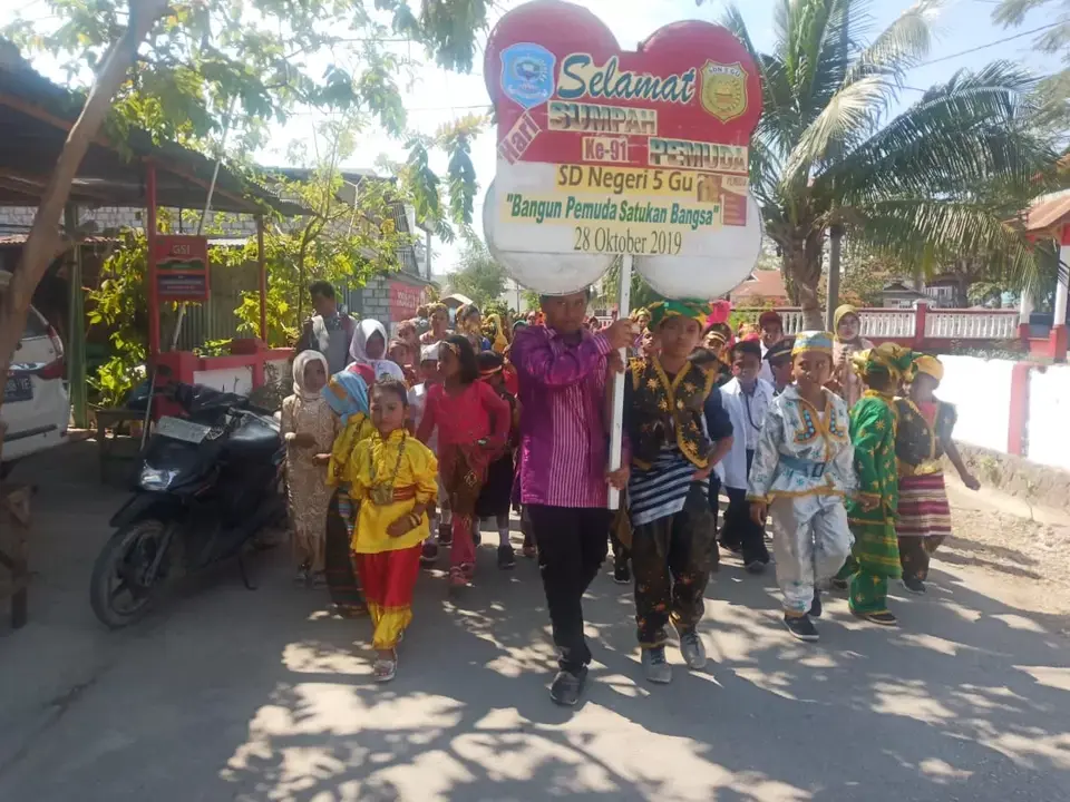 Hari Sumpah Pemuda, SDN 5 Gu Upacara dan Pawai dengan Pakaian Adat Nusantara