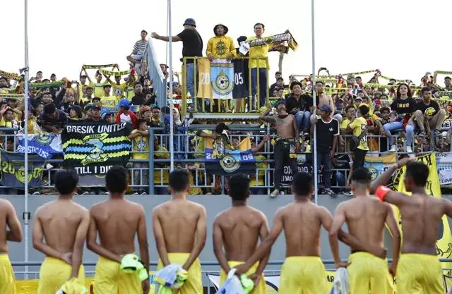 Ultrasmania Kembali Ke Tribun, Gresik United Belum Juga Menang