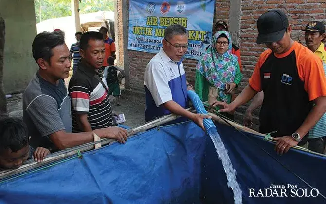 AQUA Kirim Bantuan Air Bersih ke Perbatasan