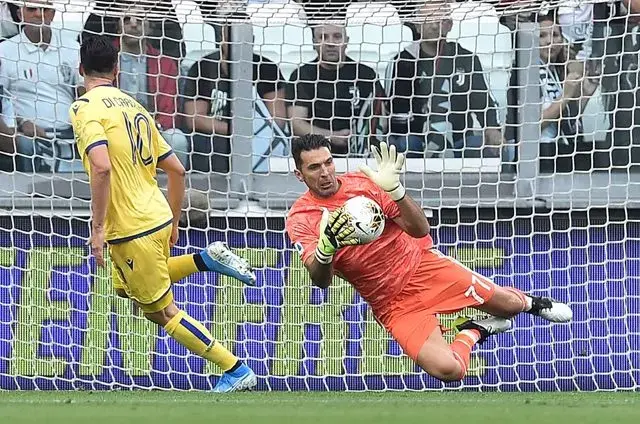 Baru Main Tiga Laga, Kontrak Gianluigi Buffon Diperpanjang Juventus