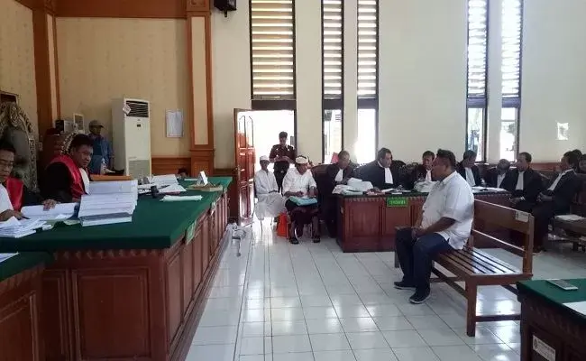 Heboh, Muncul Tandatangan Cek Palsu di Persidangan Eks Wagub