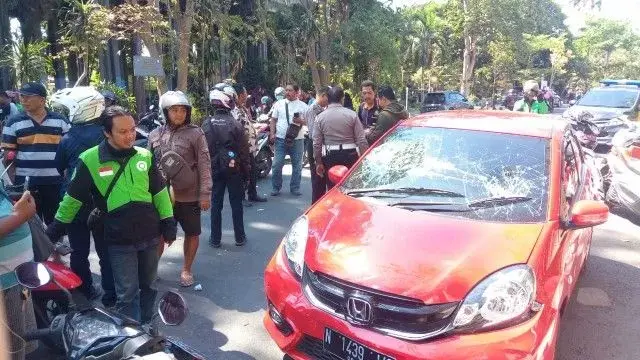 Kabur Naik Mobil, Pencuri Kotak Amal Ini Ditangkap Warga dan Dimassa