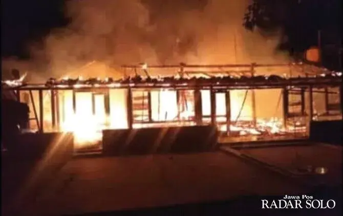 Kebakaran, Uang Tunai dan 40 Karung Gabah Hangus
