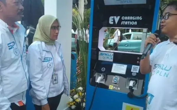 PLN Meresmikan SPKLU di Empat Kota