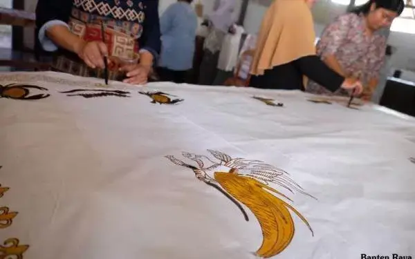 Hari Batik Diperingati di Roma dan Budapest