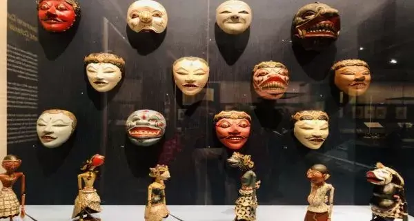 British Museum Pamerkan Wayang dan Topeng Indonesia Koleksi Eks Bos Kolonial
