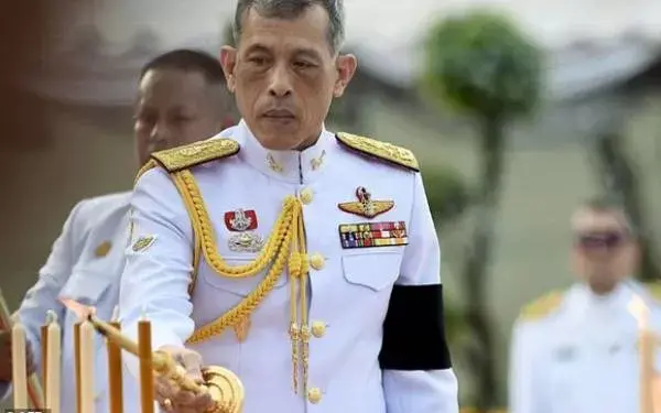 Ketahuan Berzina, Penjaga Kamar Raja Thailand Dipecat